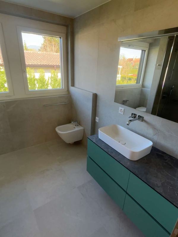 Salles de bain, pierre grise et marbre noir, photo 6 sur 9