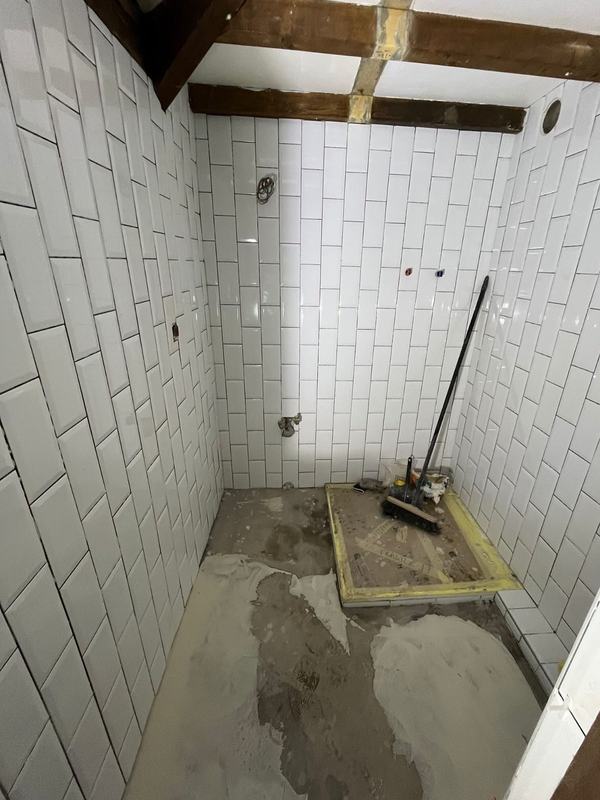 Salles de bain, pierre grise et marbre noir, photo 9 sur 9 (en cours de pose)